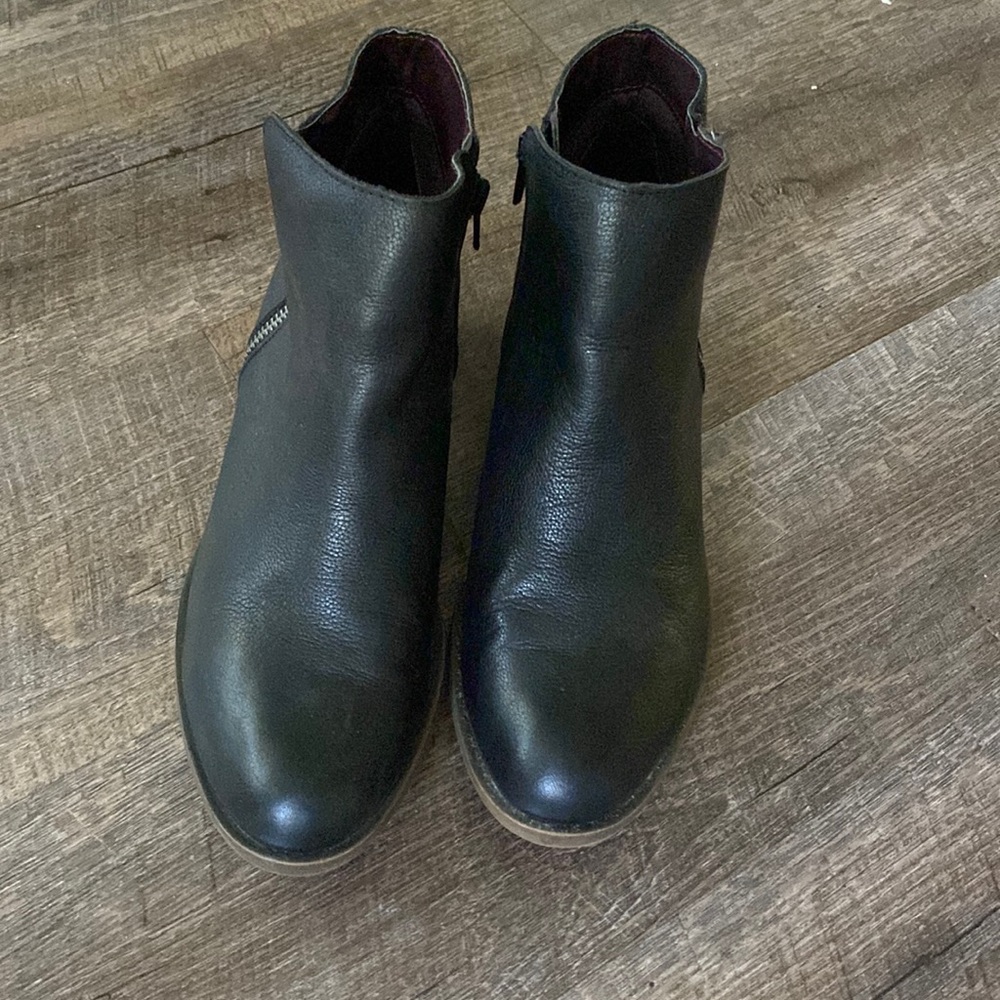 Size 10 kensie black leather booties
